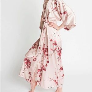 CHERRY BLOSSOM & CRANE KIMONO ROBE